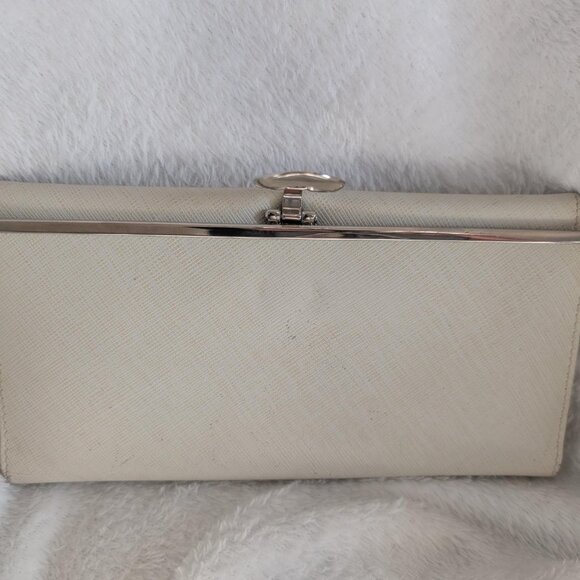 Authentic Salvatore Ferragamo White Leather Gancini Organizer - Picture 3 of 16